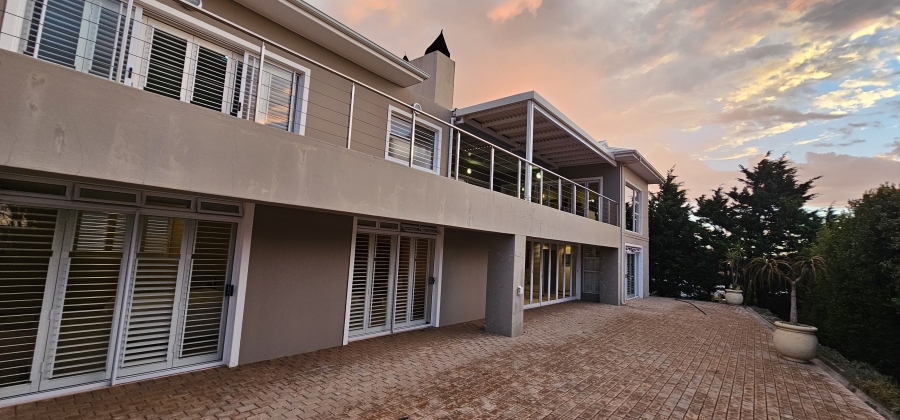 5 Bedroom Property for Sale in Middedorp Western Cape